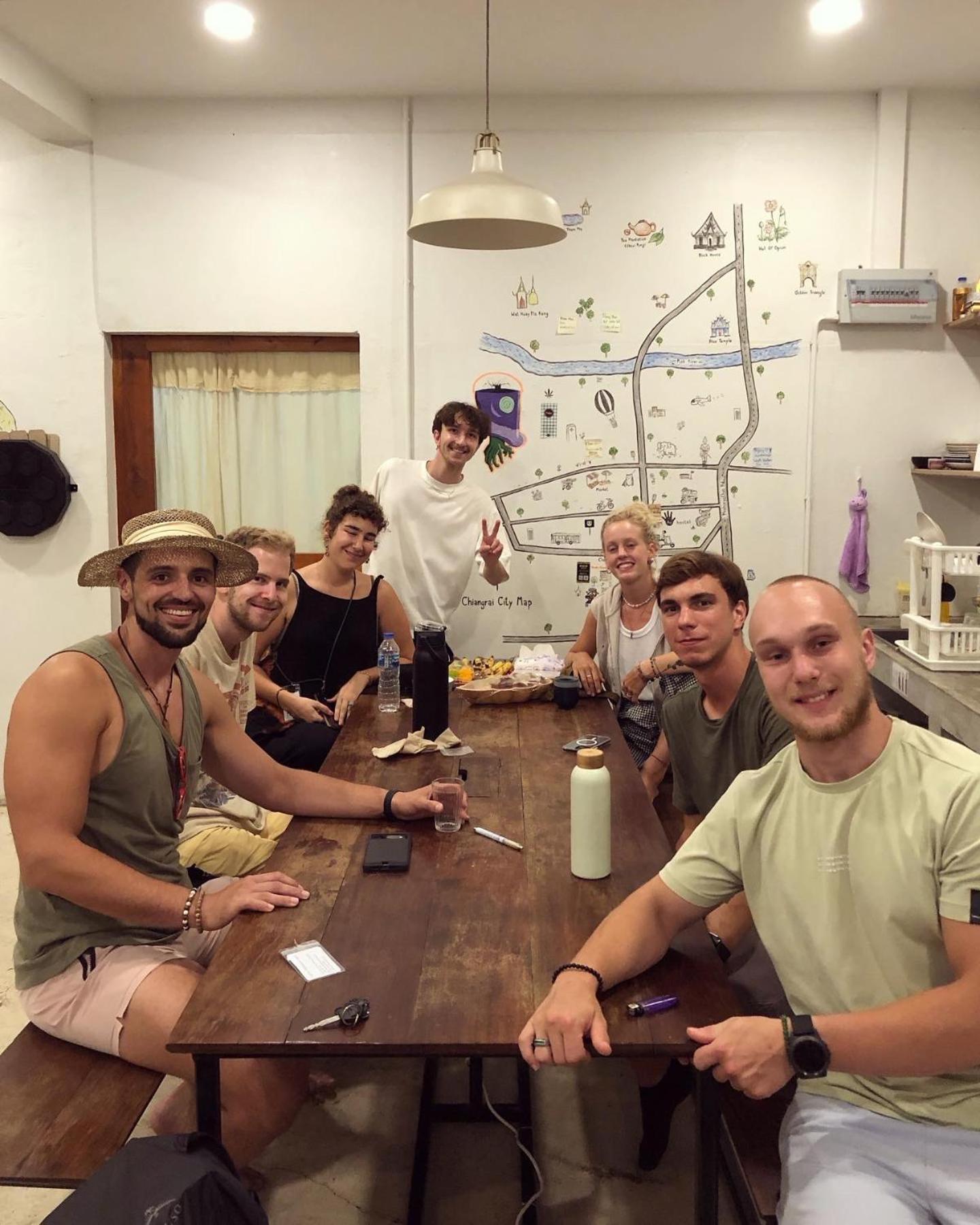 Together Backpackers Hostel チェンライ エクステリア 写真